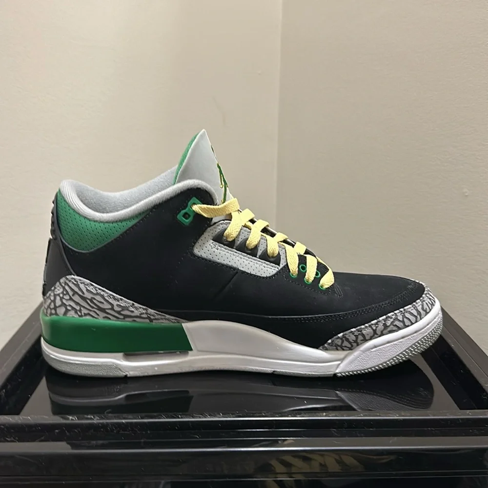 Jordan 3 retro ( Pine Green ) Size 10 US - Picture 5 of 9